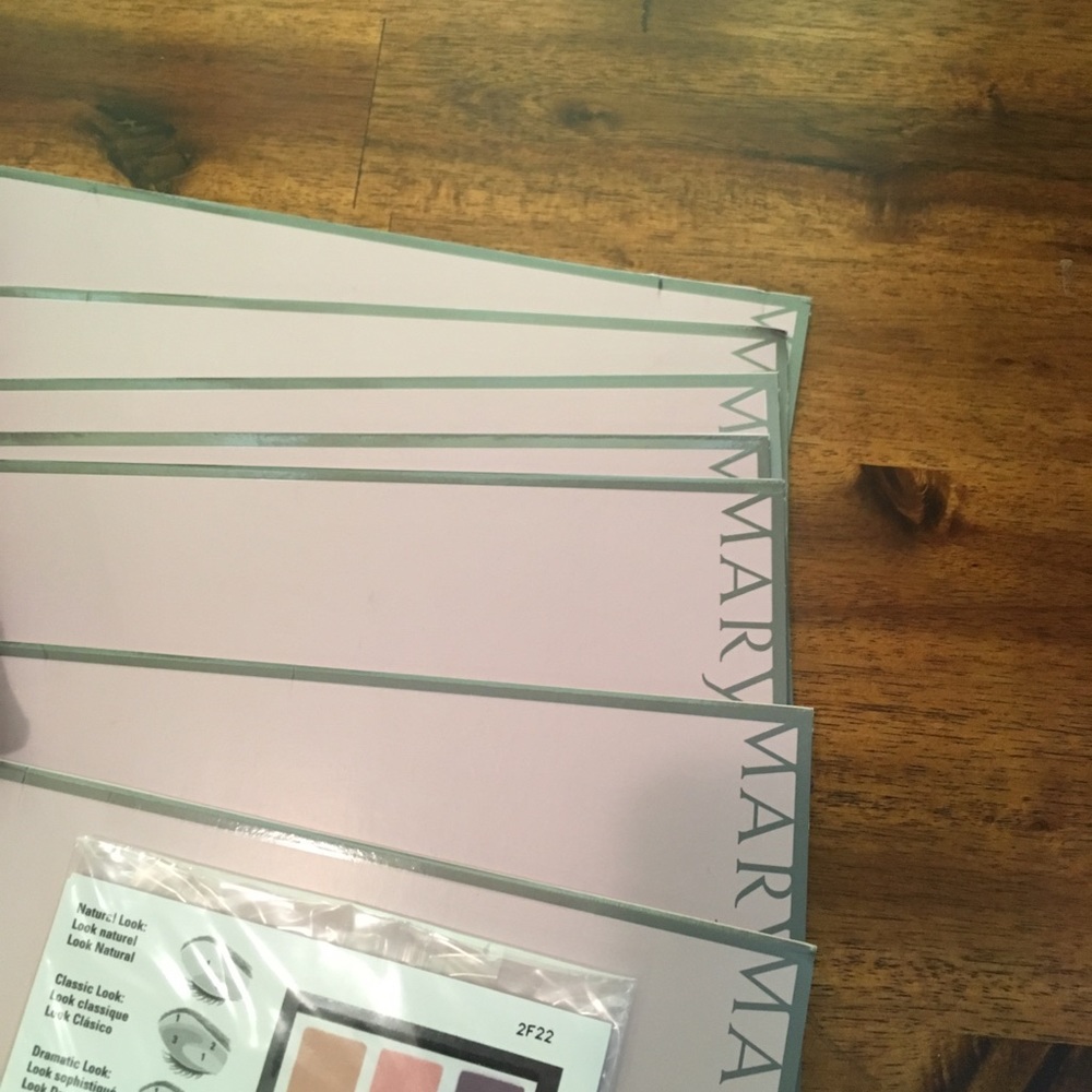 Mary Kay - Picture 4 of 4